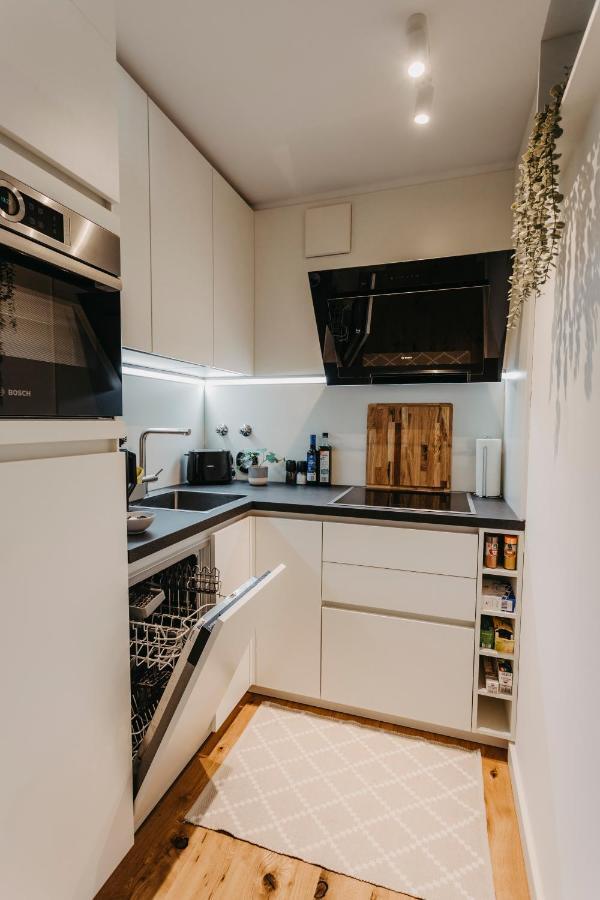 Traber Apartments Im Herzen Leipzigs Balkon Parkplatz ภายนอก รูปภาพ