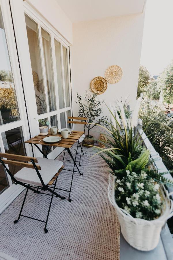 Traber Apartments Im Herzen Leipzigs Balkon Parkplatz ภายนอก รูปภาพ