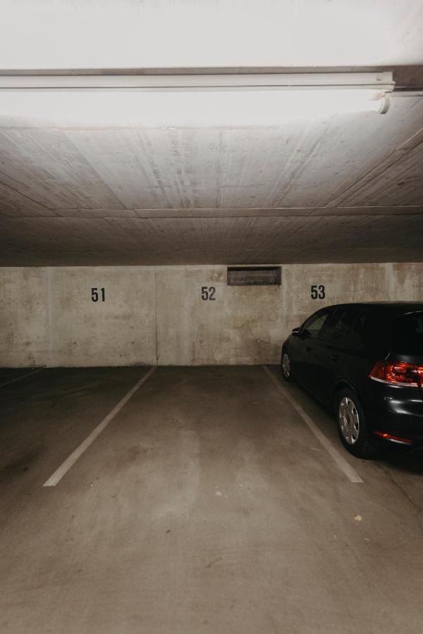Traber Apartments Im Herzen Leipzigs Balkon Parkplatz ภายนอก รูปภาพ