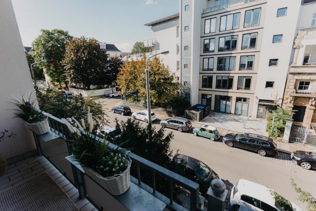 Traber Apartments Im Herzen Leipzigs Balkon Parkplatz ภายนอก รูปภาพ